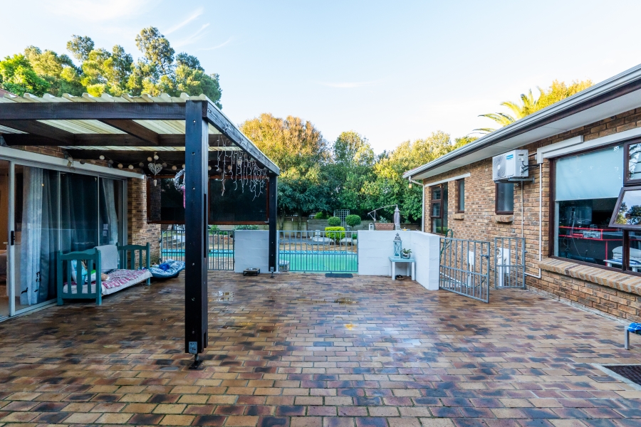 4 Bedroom Property for Sale in Aurora Western Cape